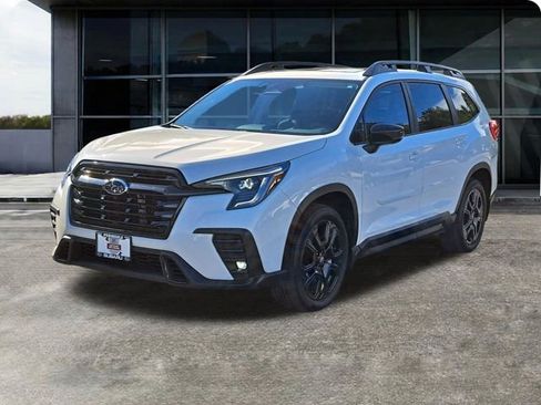Certified 2025 Subaru Ascent Bronze Edition w/ Onyx Package AWD/4WD image 6