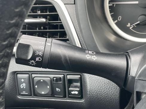 Used 2018 Nissan Sentra SV w/ Protection Package image 16