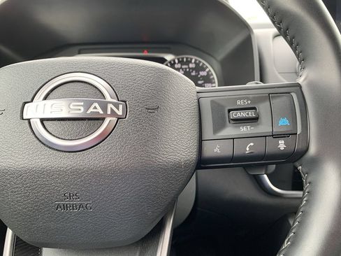 Used 2025 Nissan Rogue SV AWD/4WD image 20
