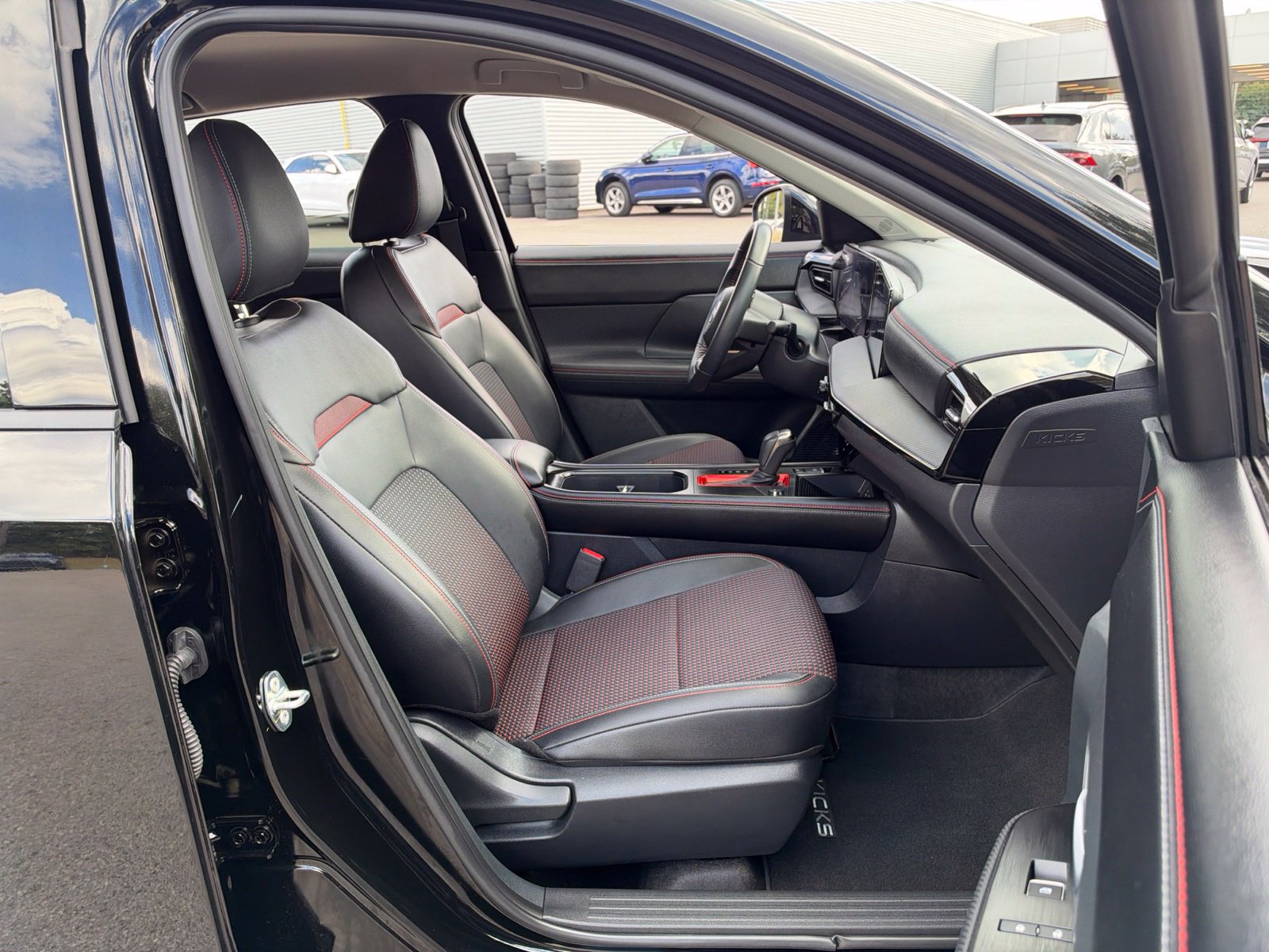 Used 2026 Nissan Kicks SR FWD image 32