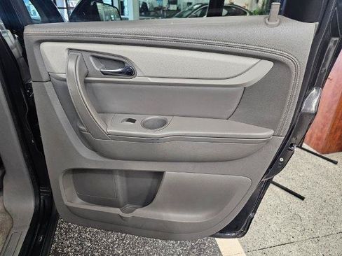 Used 2016 Chevrolet Traverse LT w/ Style and Technology Package FWD image 34