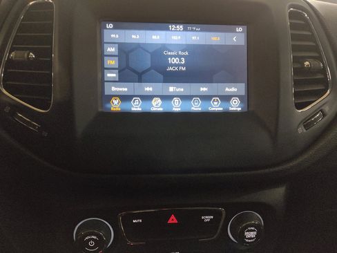 Used 2021 Jeep Compass Latitude FWD image 25