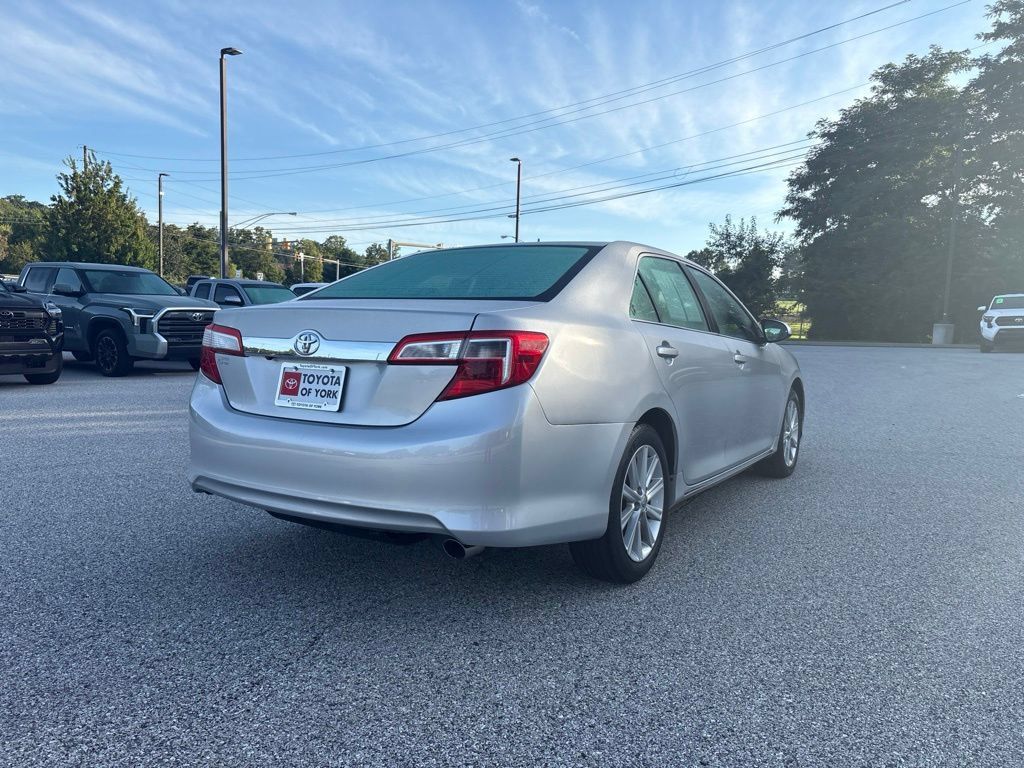 Used 2014 Toyota Camry XLE w/ Leather Package FWD image 3