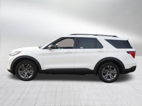 Used 2026 Ford Explorer Active w/ Active Comfort Package image 4