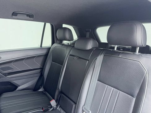 Used 2022 Volkswagen Tiguan SE R-Line FWD image 41