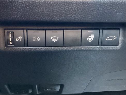 Used 2022 Toyota RAV4 XLE w/ Convenience Package AWD/4WD image 25