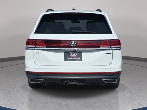 Used 2024 Volkswagen Atlas SE AWD/4WD image 7