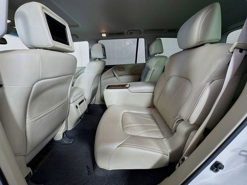 Used 2017 INFINITI QX80 2WD w/ Deluxe Technology Package image 31