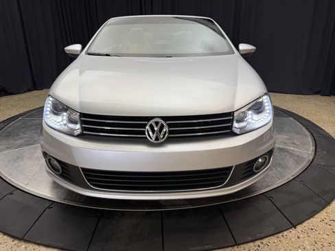 Used 2012 Volkswagen Eos Lux FWD image 3