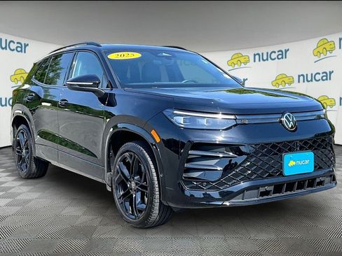 Used 2025 Volkswagen Tiguan SE R-Line AWD/4WD image 1
