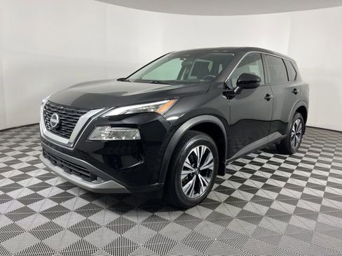 Used 2022 Nissan Rogue SV image 5