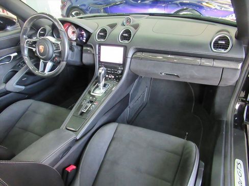 Used 2024 Porsche 718 Boxster GTS w/ GTS Interior Package image 10