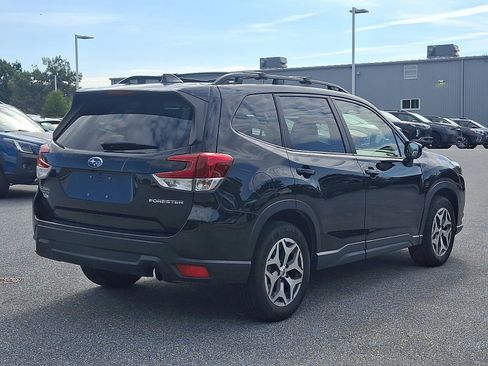 Certified 2023 Subaru Forester Premium AWD/4WD image 4