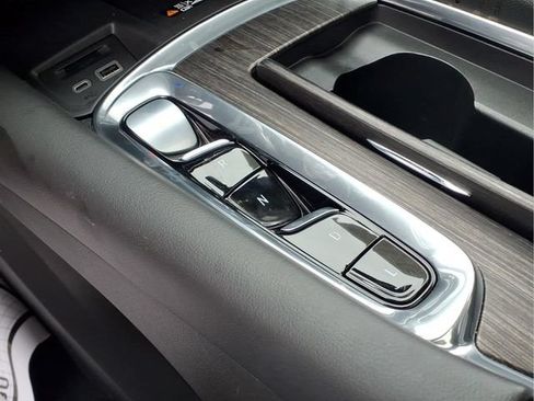 Used 2023 Buick Enclave Avenir w/ LPO, Floor Liner Package FWD image 11