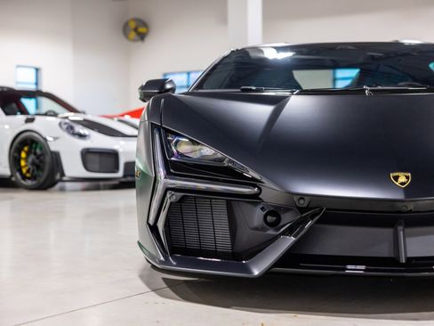 Used 2025 Lamborghini Revuelto image 25