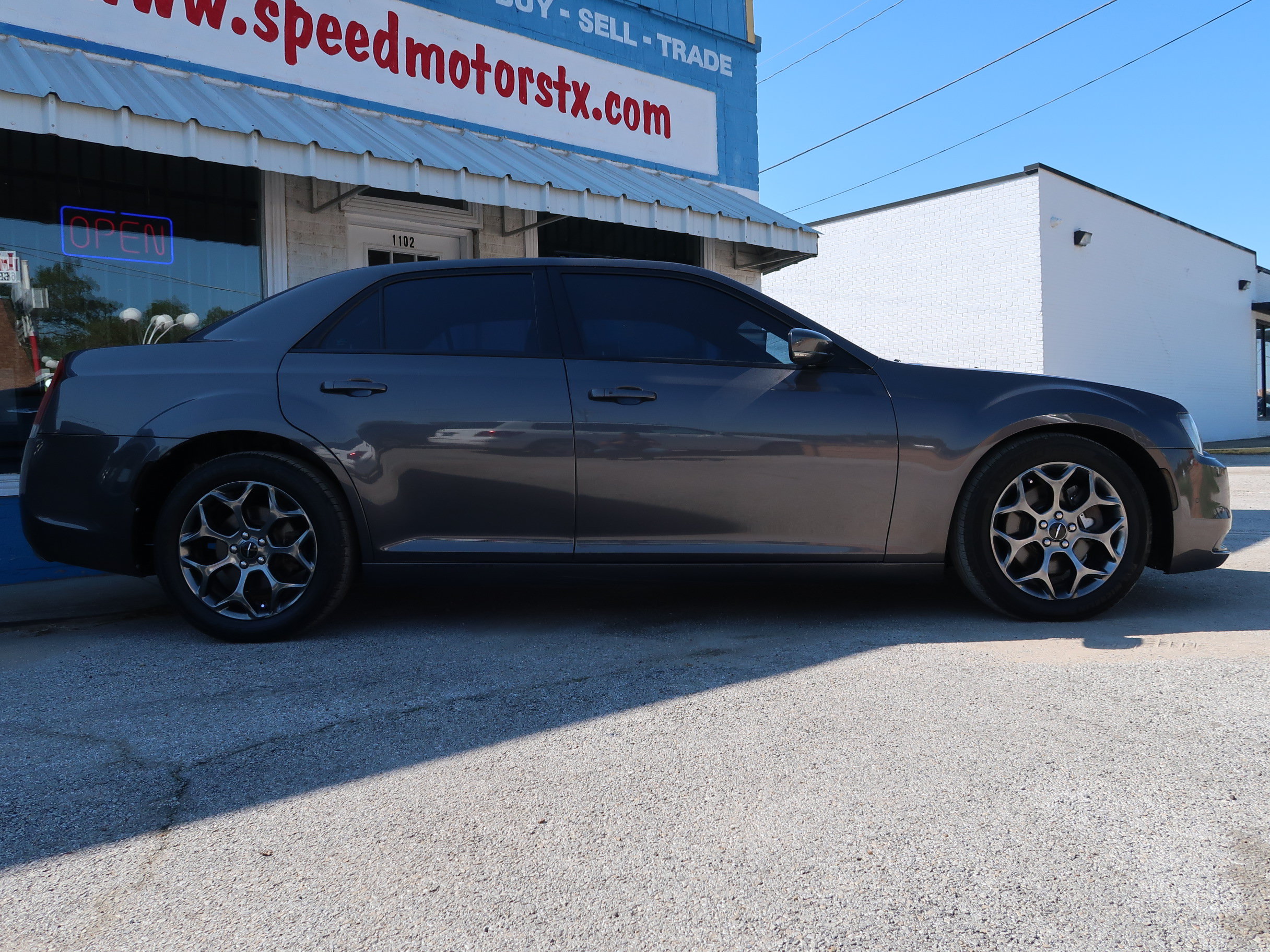 Used 2017 Chrysler 300 S w/ 300S Premium Group AWD/4WD image 4