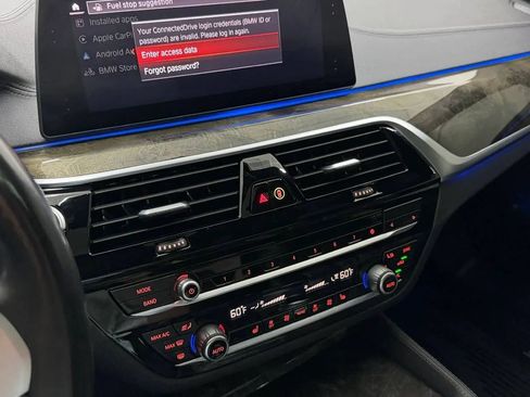 Used 2020 BMW M550i xDrive AWD/4WD image 26