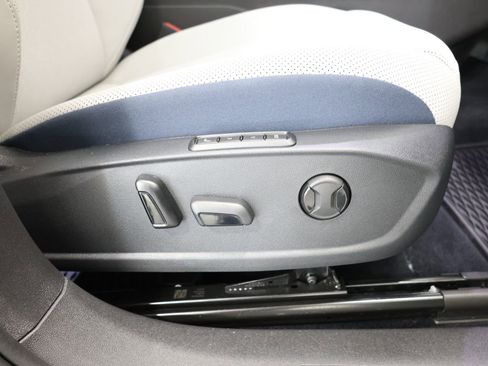 Used 2025 Volkswagen ID.4 Pro S Plus AWD/4WD image 22