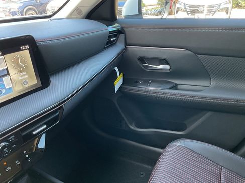 New 2025 Nissan Kicks SR image 36