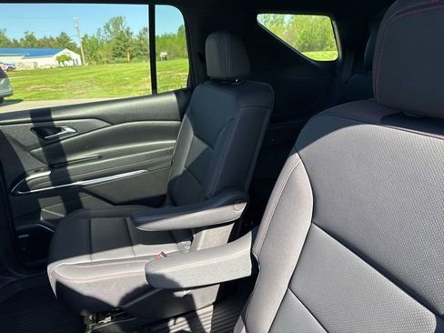 Used 2024 Chevrolet Traverse Z71 w/ Enhanced Driving Package AWD/4WD image 30