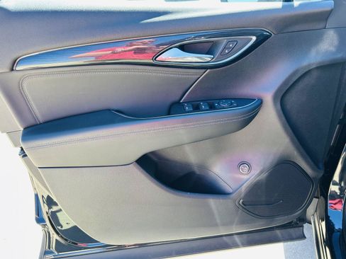 Used 2022 Buick Envision Preferred FWD image 12