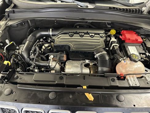 Used 2022 Jeep Renegade Latitude w/ Sun/Sound Group image 29