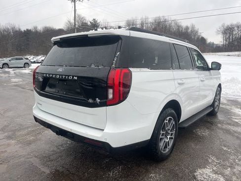 Used 2025 Ford Expedition Active image 6