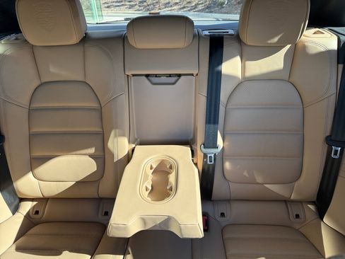 Certified 2025 Porsche Macan Turbo image 24