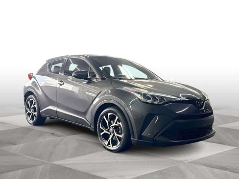 Used 2022 Toyota C-HR XLE FWD image 2