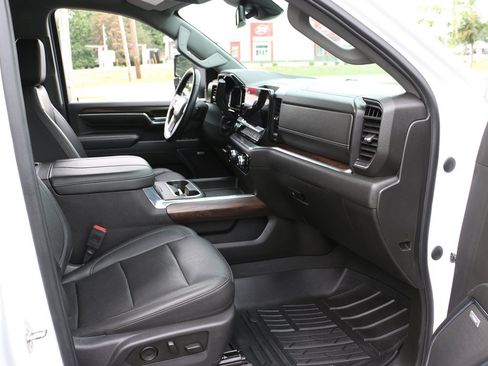Used 2024 GMC Sierra 2500 SLT w/ SLT Convenience Package AWD/4WD image 27