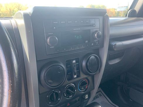 Used 2009 Jeep Wrangler Unlimited X image 3