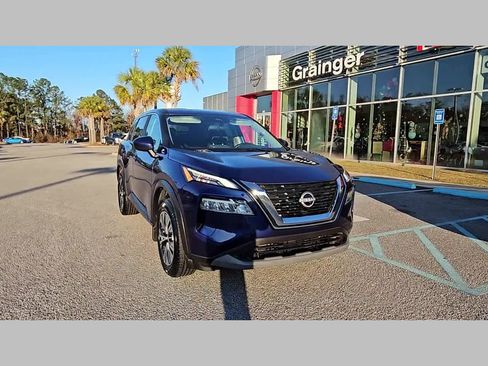 Used 2023 Nissan Rogue SV image 18