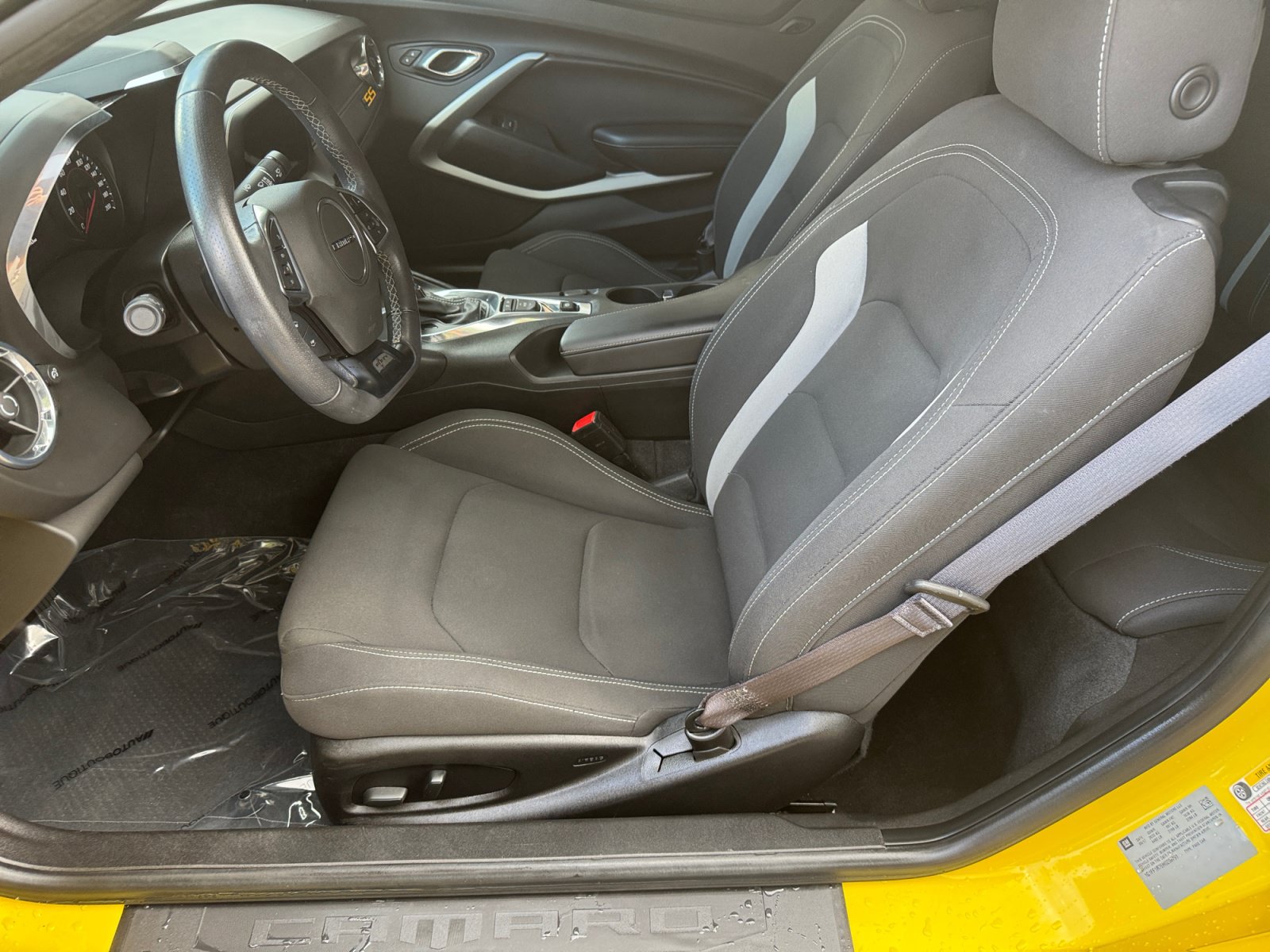 Used 2017 Chevrolet Camaro SS RWD image 9