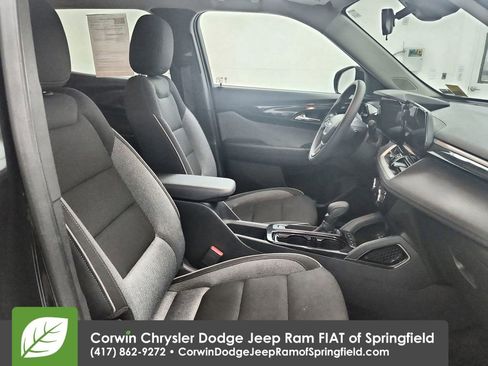 Used 2025 Chevrolet TrailBlazer LT image 32