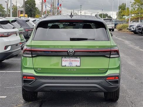 New 2025 Volkswagen Taos SE image 4