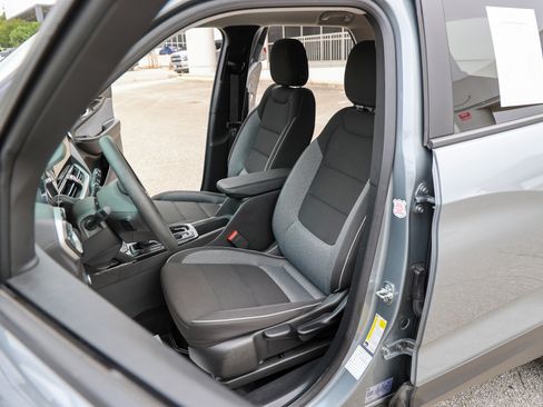Used 2025 Chevrolet TrailBlazer LT AWD/4WD image 31