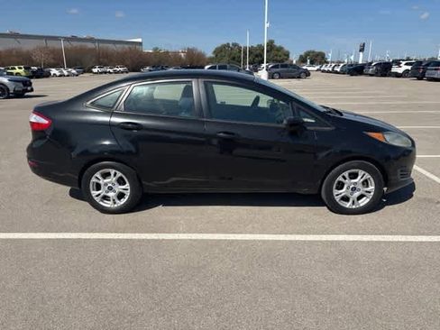 Used 2014 Ford Fiesta SE image 6