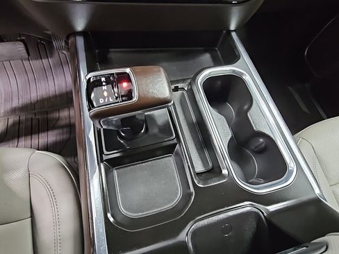 Used 2024 GMC Sierra 1500 SLT w/ SLT Premium Plus Package image 21