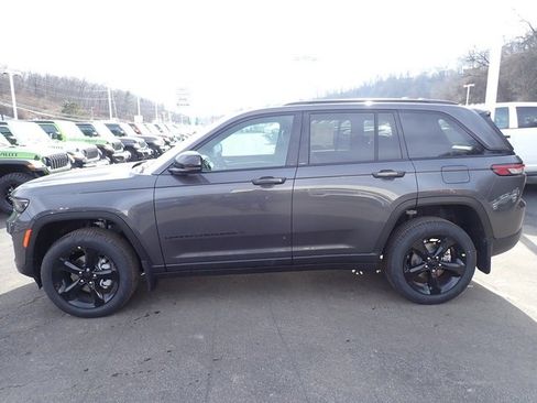 New 2025 Jeep Grand Cherokee Limited w/ Black Appearance Package image 2