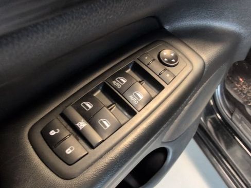 Used 2021 Jeep Grand Cherokee Laredo X AWD/4WD image 15