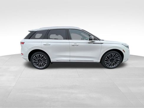 Used 2021 Lincoln Corsair Reserve w/ Equipment Group 201A image 4