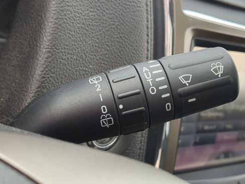 Used 2011 Lincoln MKX AWD w/ Sight & Sound Pkg image 30