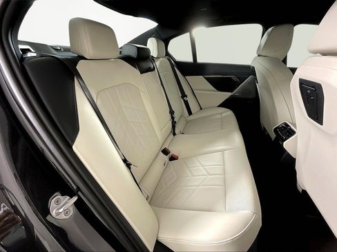 New 2026 BMW 550e xDrive image 13