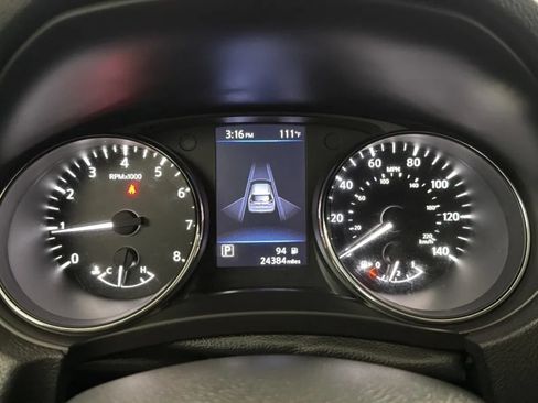 Used 2020 Nissan Rogue SV FWD image 11