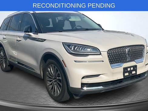 Used 2024 Lincoln Aviator 2WD w/ Premium Package image 1