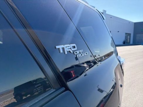 Used 2021 Toyota 4Runner TRD Off-Road Premium w/ Moonroof Package AWD/4WD image 13