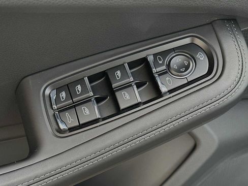 New 2025 Porsche Macan image 13