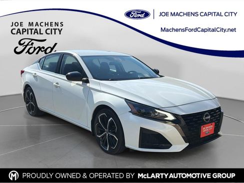 Used 2023 Nissan Altima 2.5 SR FWD image 1