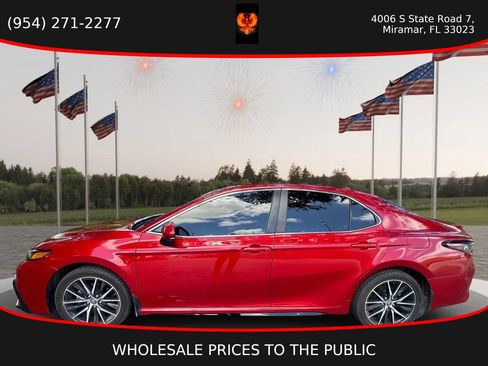 Used 2021 Toyota Camry SE FWD image 5