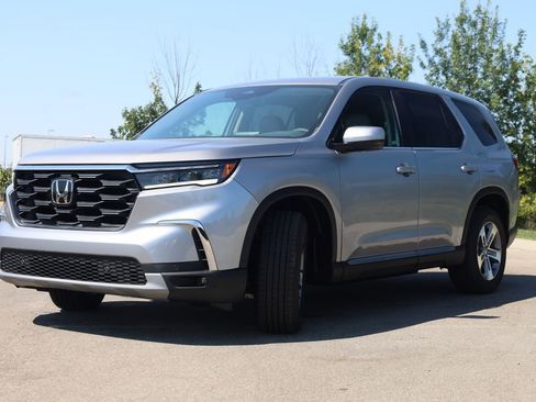New 2025 Honda Pilot EX-L image 3